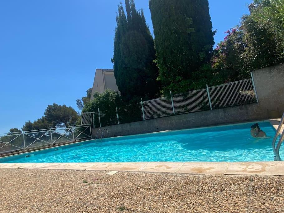 Super logement, 2 chambres, vue mer et piscine La Seyne-sur-Mer Extérieur photo